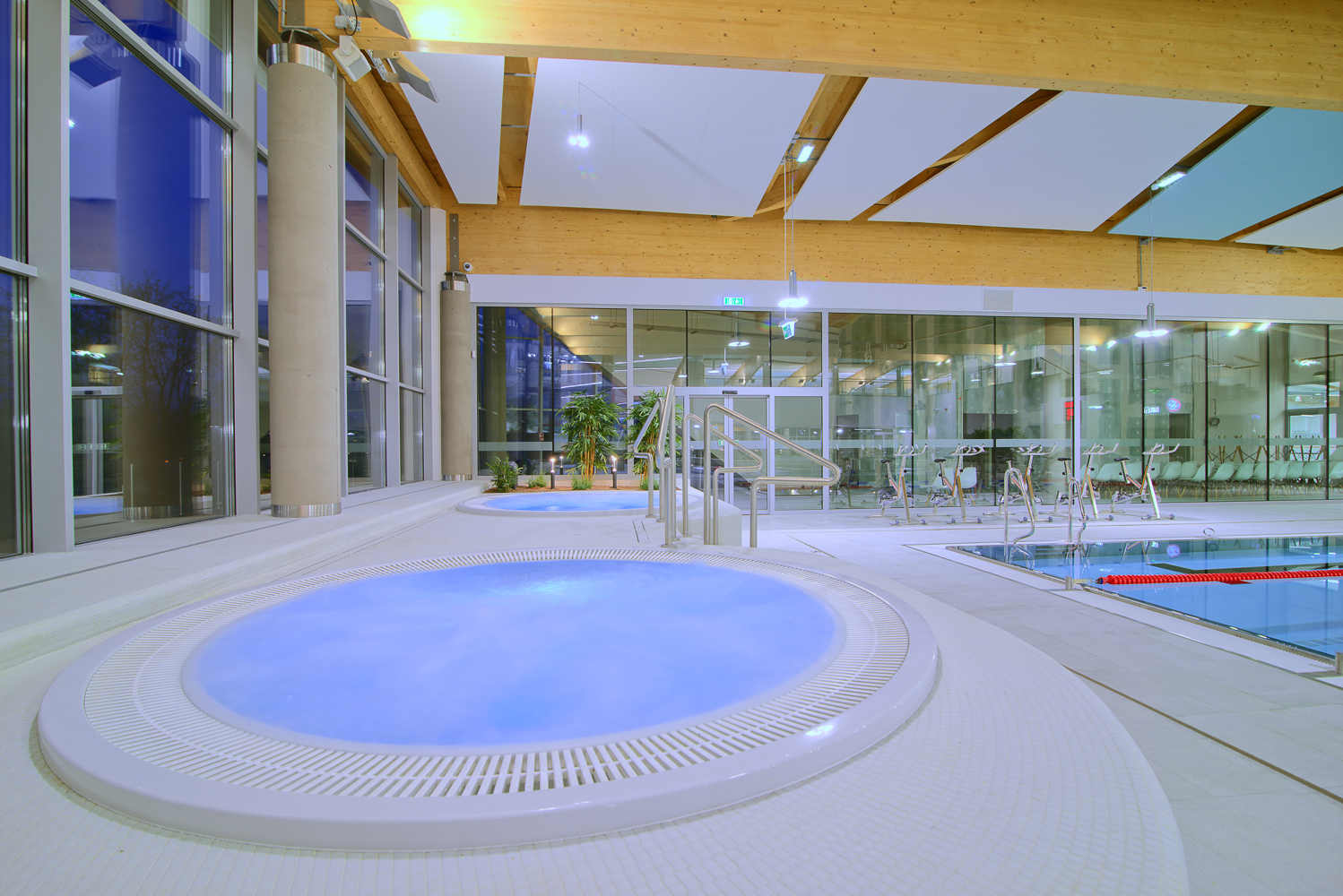Cudowna moc jacuzzi! - Zduńska Woda - kompleks basenów